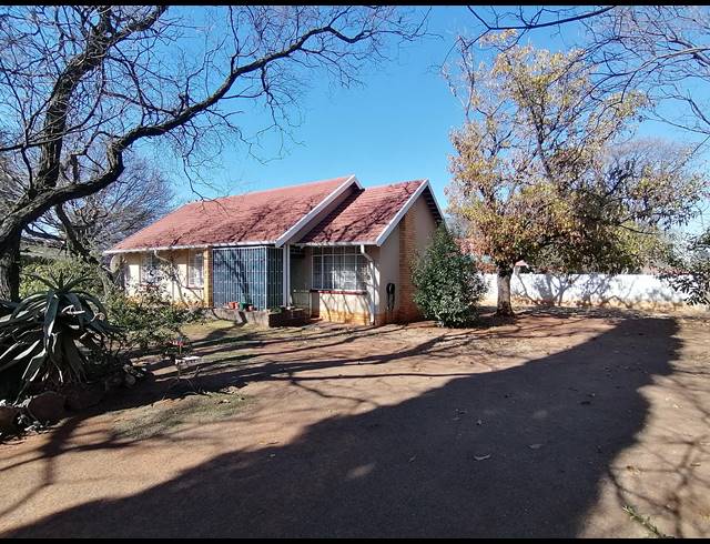 2 BEDROOM FREEHOLD SOLD IN STILFONTEIN EXT 1